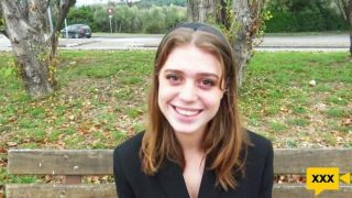 JacquieEtMichelTV – Kira Subtle Student FRENCH