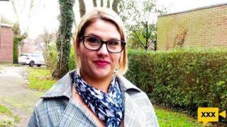 JacquieEtMichelTV 21 01 04 Melinda – 24 Years Old Pharmacist FRENCH